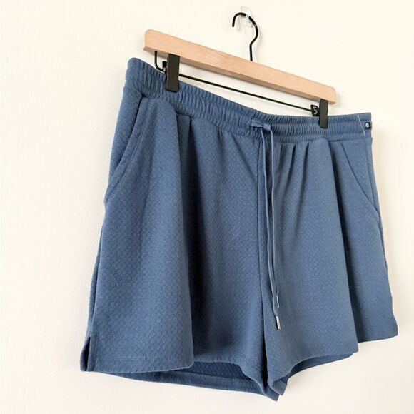 Marika Kali Short with Drawstring Waist in Partly Cloudy Blue Gray - Size XL - Picture 4 of 7